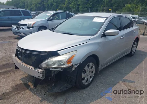 2015 Nissan Altima 2.5 S z USA, uszkodzony, nr VIN 1N4AL3AP9FN400181